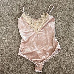 NWOT Blush Noir Velvet Bodysuit, size M